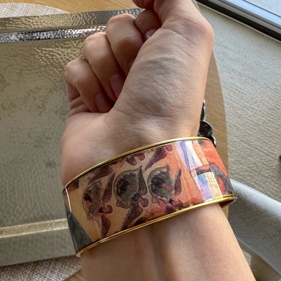 Unused Jesus Bangle Bracelet – Faith-Inspired & Like New - Picture 4 of 6